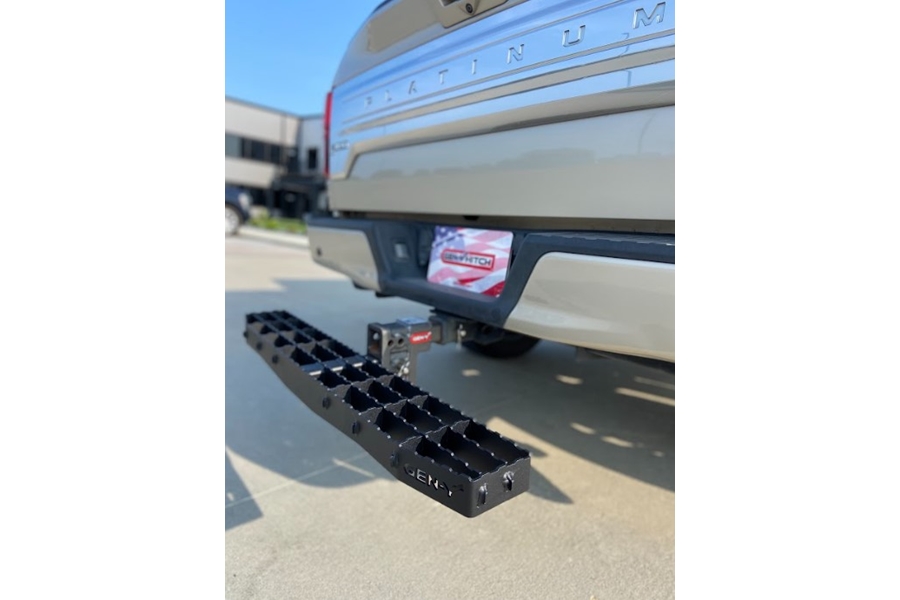 GEN-Y Hitch Phantom Heavy-Duty Serrated XL Step