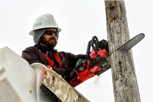 Milwaukee Tool M18 Fuel 16in Chainsaw