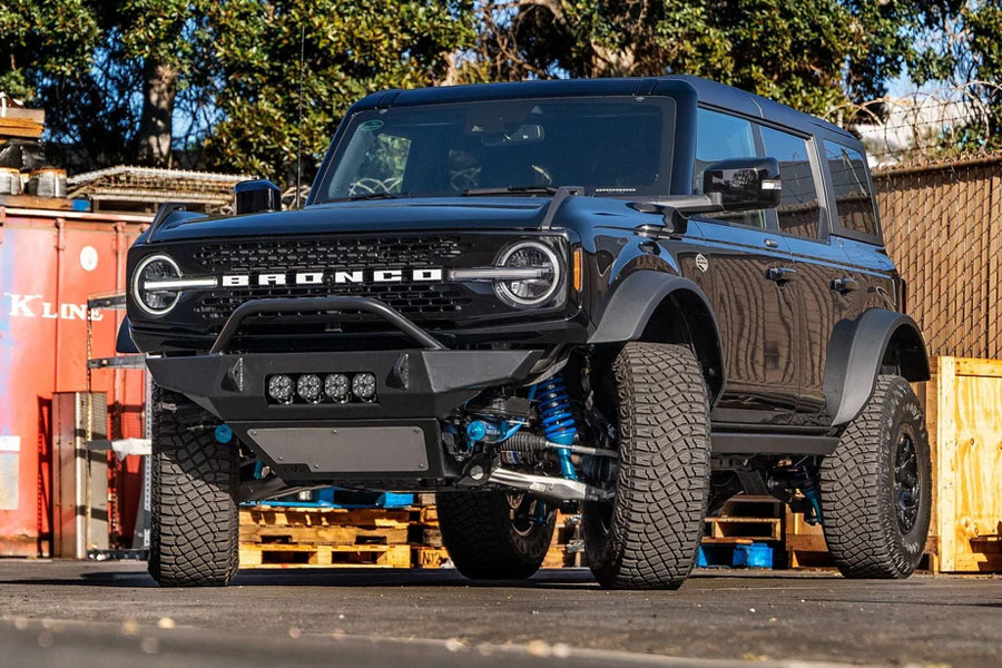 EVO Manufacturing Enforcer Stage 2 Lift Kit w/ 2.5in King Shocks - Bronco 2021+