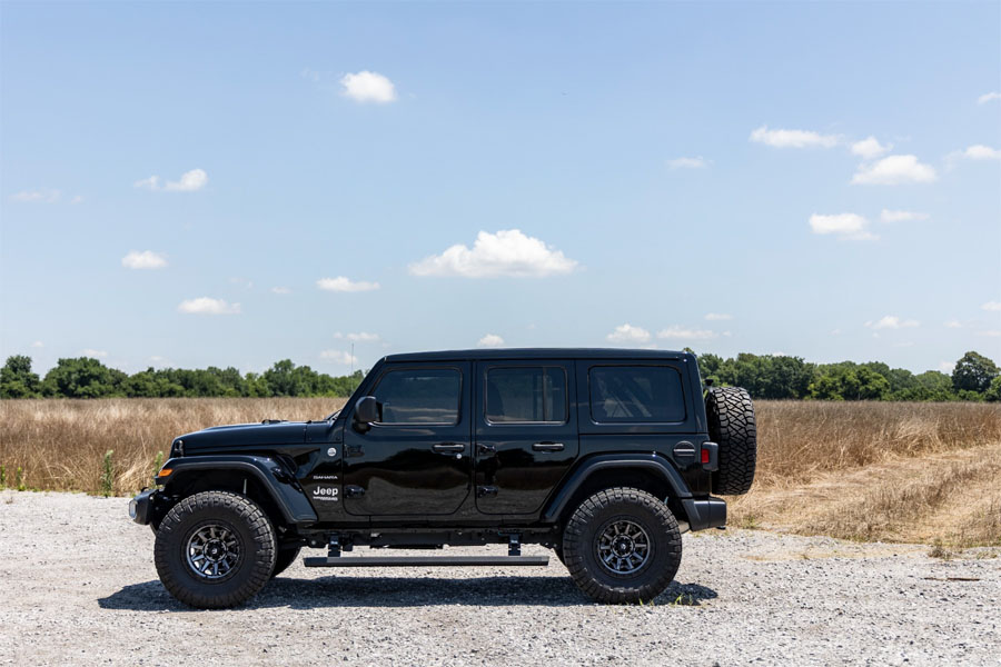 Rough Country 2.5in Lift Kit - M1R Monotube - 2024+ JL 4DR