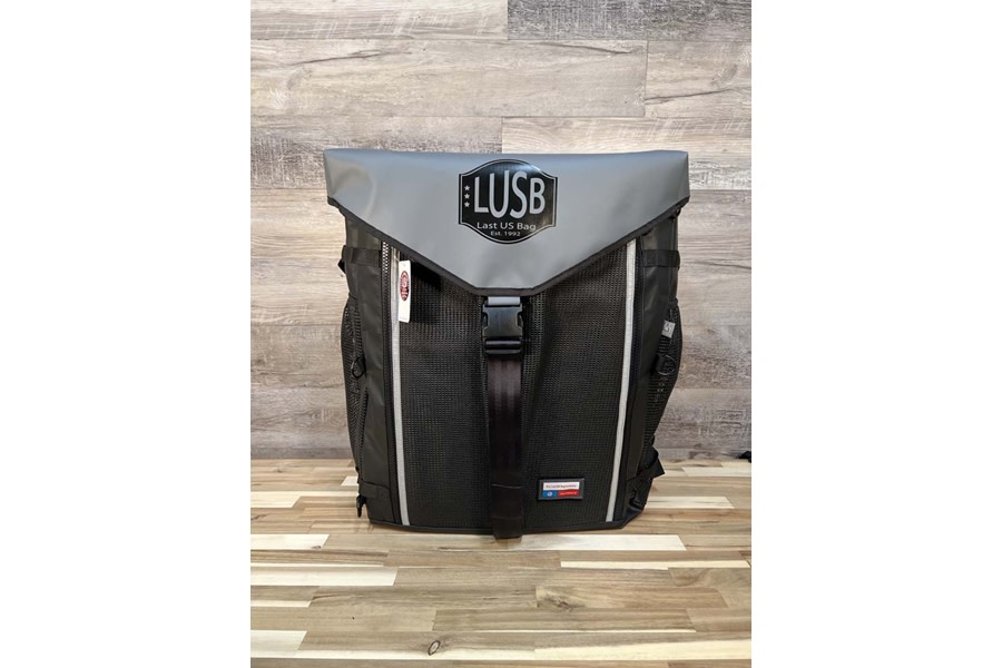 AT LAST & CO UTILITY BAG