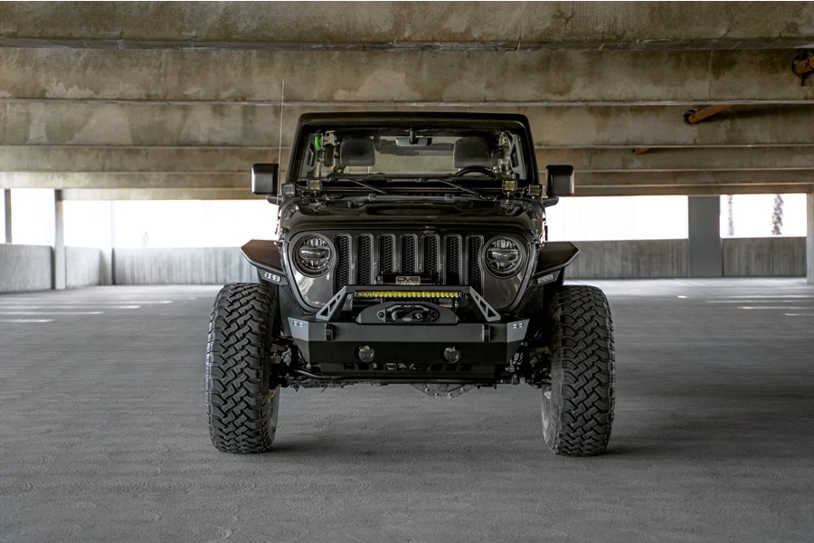 DV8 Offroad FS-25 Stubby Front Bumper w/ Plated Bull Bar - JT/JL/JK