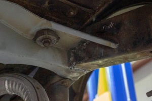 Rust Buster Center Crossmember, Gas Tank Support - YJ