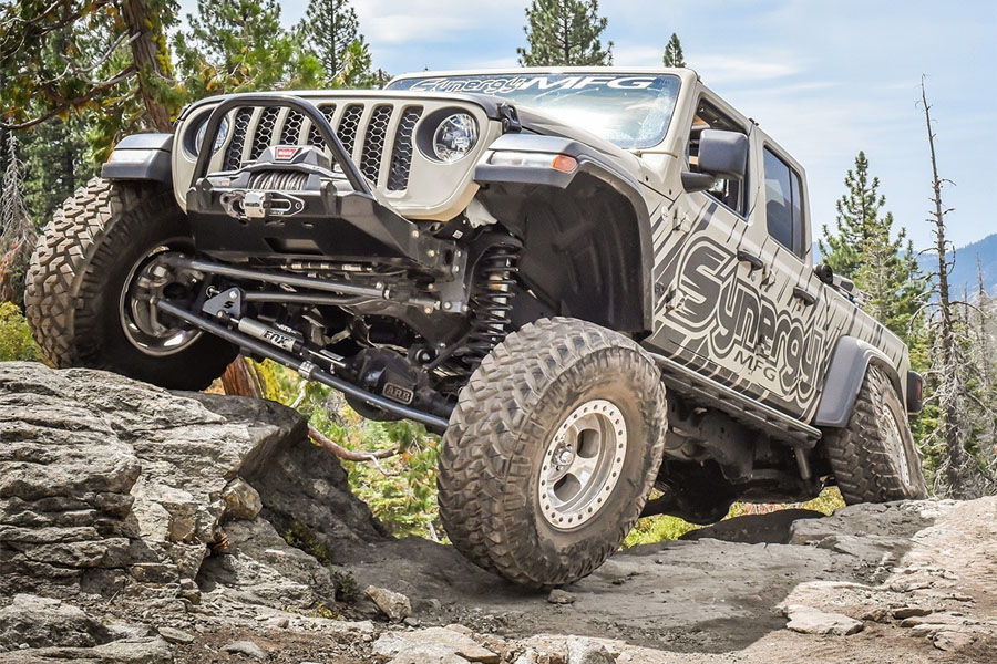 Synergy Manufacturing 4in Stage 3 Lift Kit - JT 