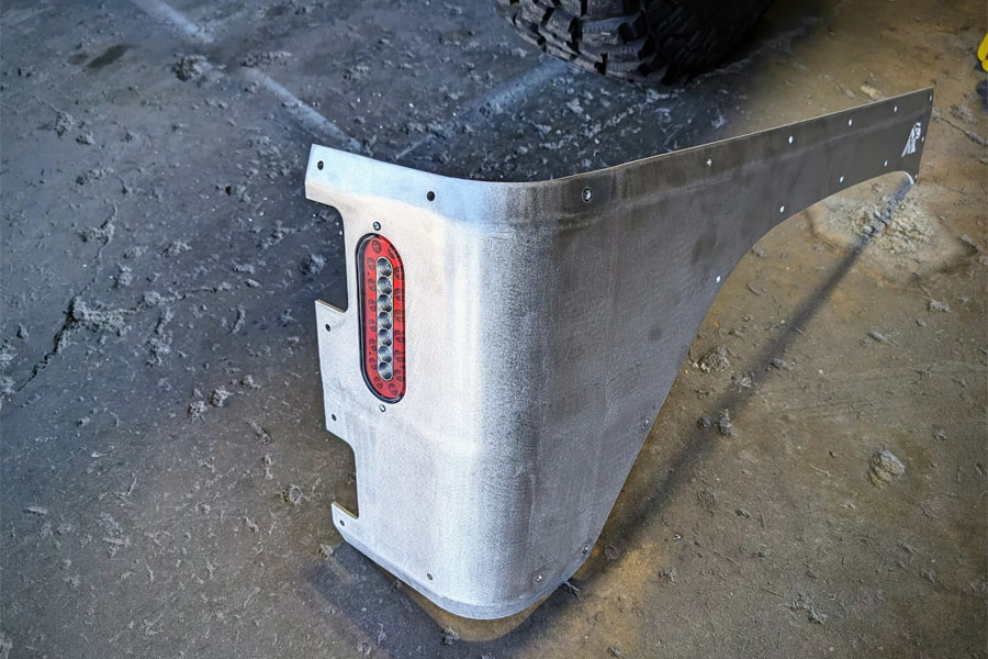 Next Venture Motorsports Rear Aluminum Corner Armor w/ 6in Oval LED & Factory Fuel Door Cutouts - JL 4DR