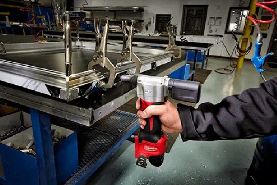 Milwaukee Tool M12 Rivet Tool Kit