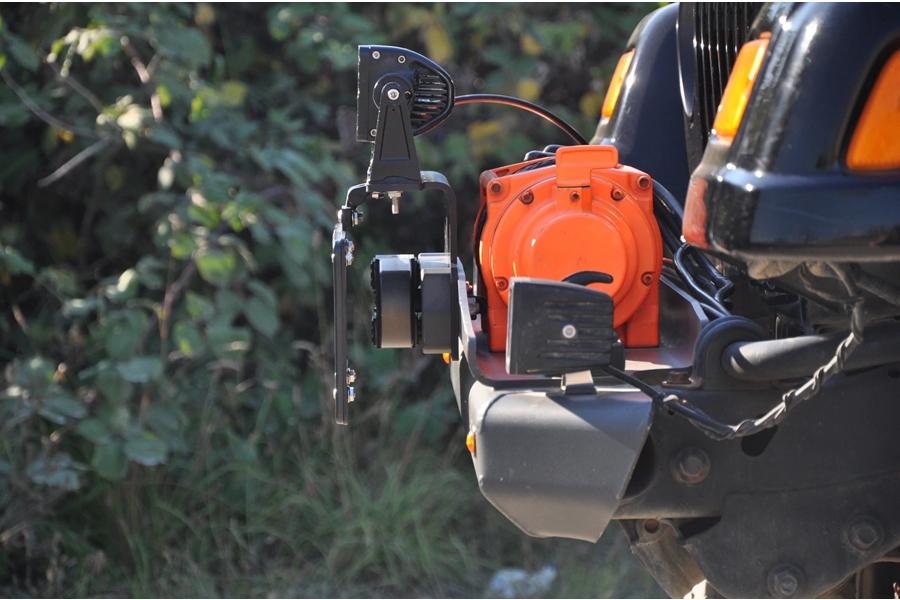 Cascadia 4x4 Flipster Lite License Plate and Light Mount 