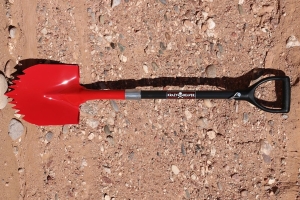 Krazy Beaver Shovel - Red Head, Black Handle