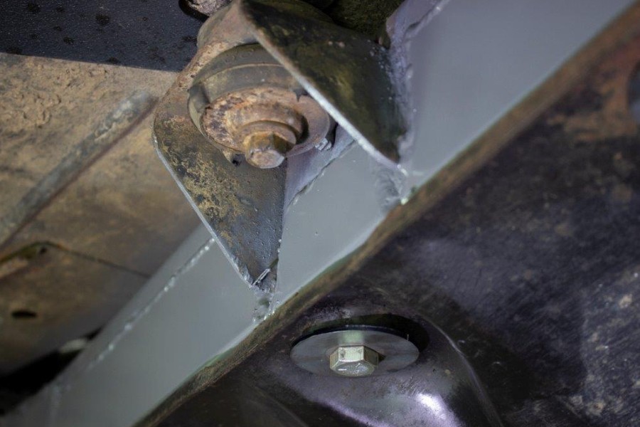 Rust Buster Center Frame Skid Plate Mount, Right - YJ
