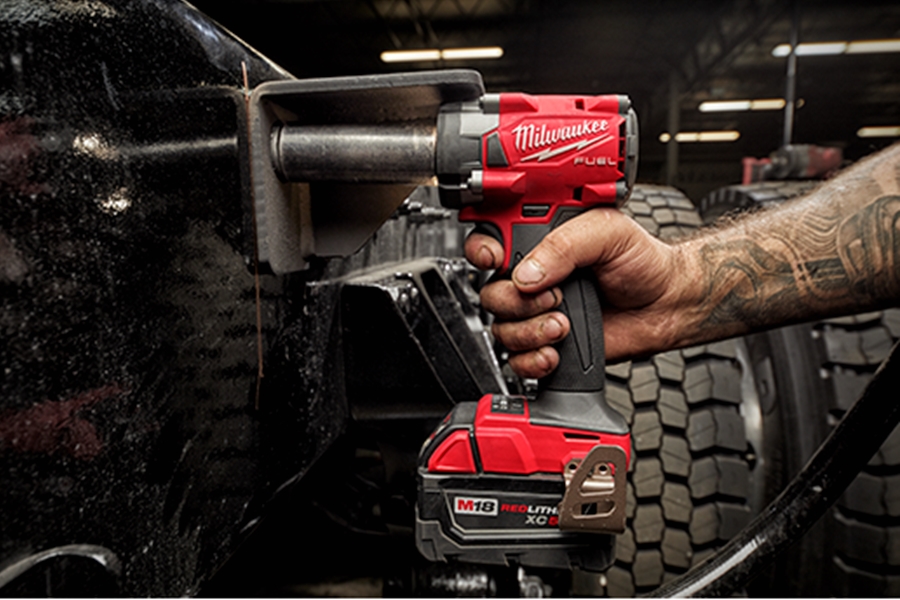 Milwaukee Tool M18 FUEL 1/2in Compact Impact Wrench w/ Friction Ring Kit