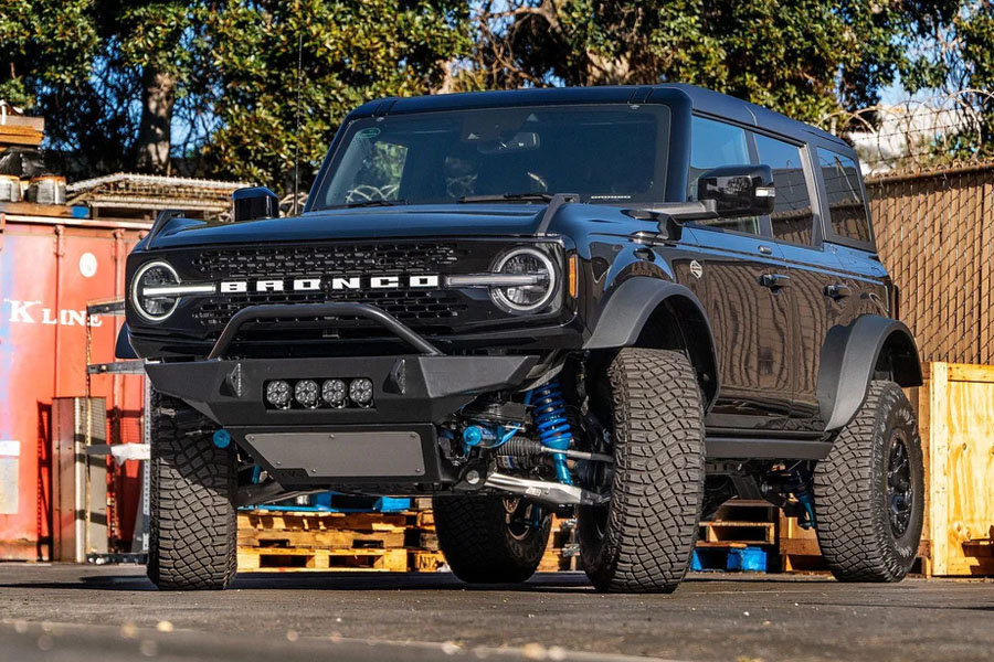 EVO Manufacturing Enforcer Stage 3 Lift Kit w/ 2.5in King Shocks Compression Adjusters - Bronco 2021+