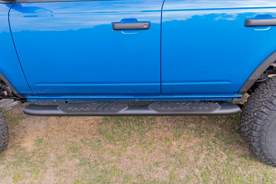 Rough Country Oval Nerf Step Bars - Bronco 4dr 2021+