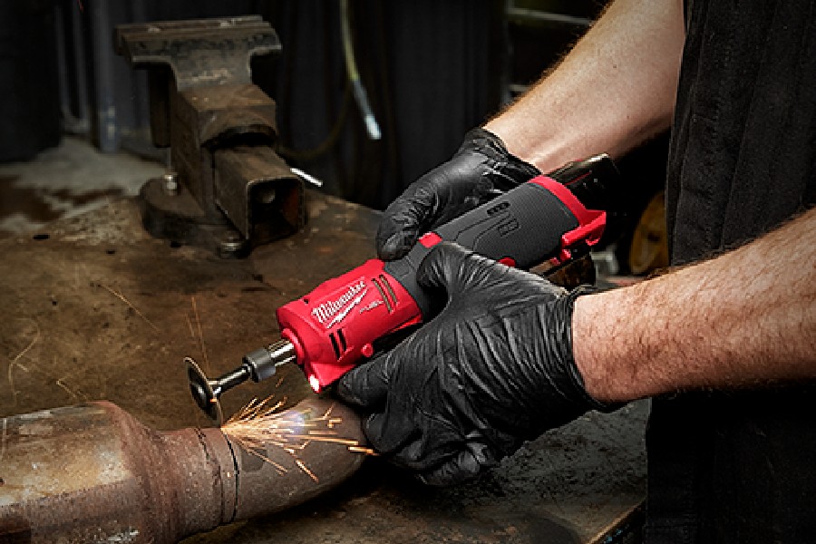 Milwaukee Tool M12 Fuel Straight Die Grinder Kit w/ Battery and Charger - 1/4in