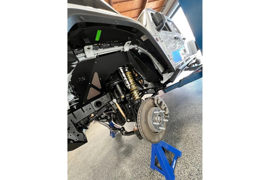 EVO Manufacturing Front Vented Inner Fenders (Coilover Suspensions) - Black - JT/JL Diesel / 392