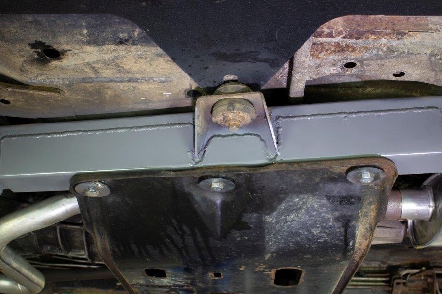 Rust Buster Center Frame Skid Plate Mount, Right - YJ