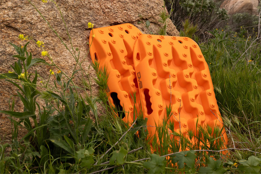 DV8 Offroad Xtract Mini Traction Board Pair - Orange