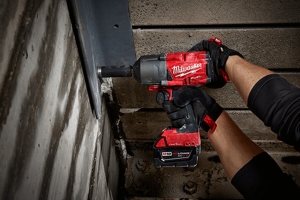 Milwaukee Tool M18 Fuel w/One Key High Torque Impact Wrench 3/4in Friction Ring Bare Tool            