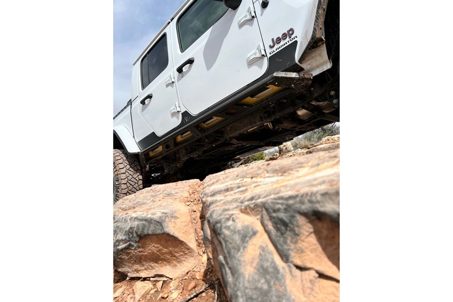 EVO Manufacturing Weld-On Rock Sliders w/ Step Plates - Bare - JT 