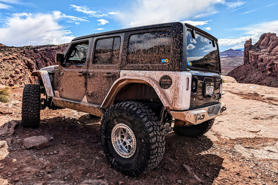 Next Venture Motorsports Rear Aluminum 'Blank' Full Corner Armor Pair w/ Fuel Door Cutout - JL 4DR