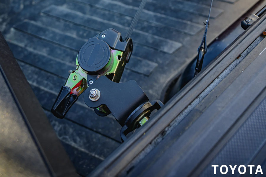 Juggernaut Designs Ultimate Retractable Ratchet Straps for Toyota Bed Rail System - Single