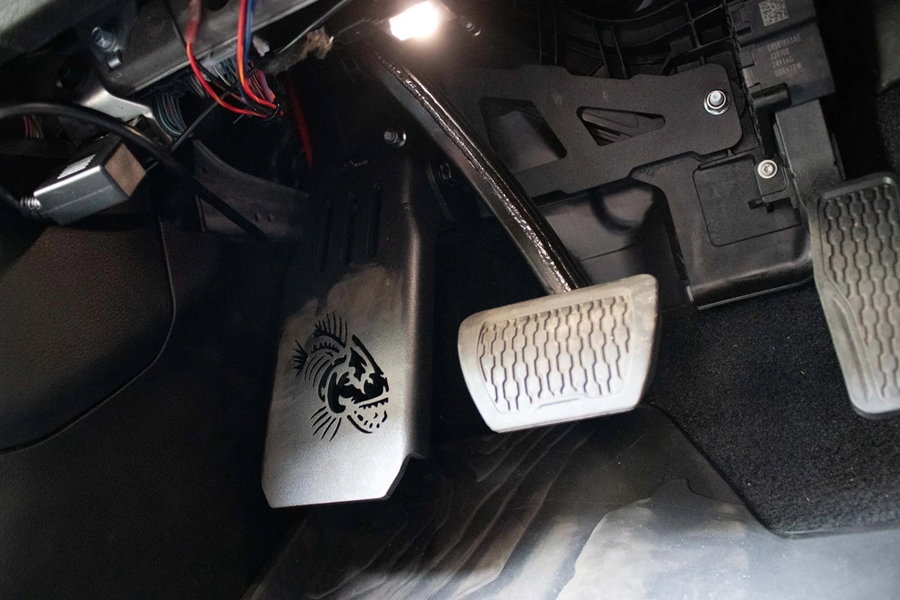 Fishbone Offroad Adjustable Dead Pedal - JT/JL