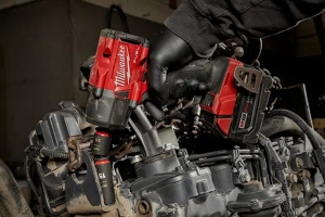 Milwaukee Tool 43Pc Shockwave Impact Duty 3/8in Drive SAE and Metric Deep 6 Point Socket Set