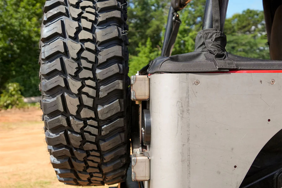 Motobilt Body Mount Tire Carrier - 8 x 6.5in - YJ/TJ/LJ