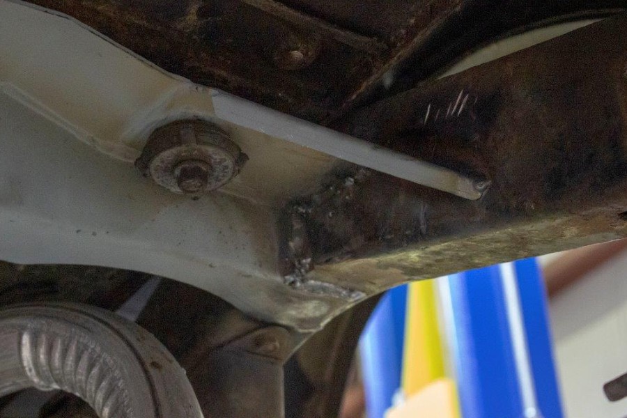 Rust Buster Center Crossmember, Gas Tank Support - YJ