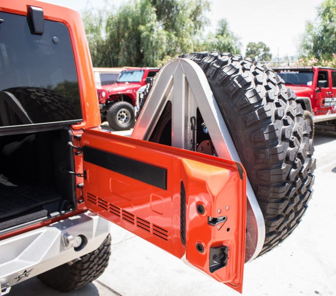Crawler Conceptz Ultra Series II Rear Bumper and Tire Carrier Bare