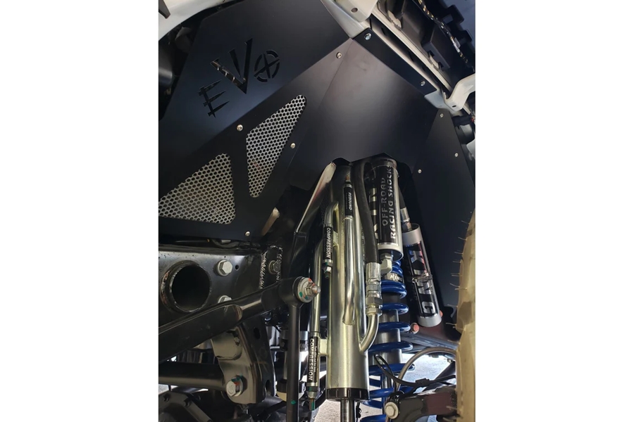 Evo Manufacturing Front Vented Aluminum Inner Fenders (Coil Spring Suspensions) - Black - JT/JL