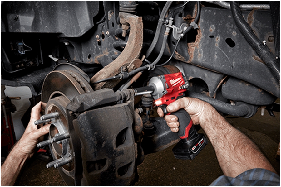 Milwaukee Tool M12 FUEL 3/8in Stubby Impact Wrench Kit