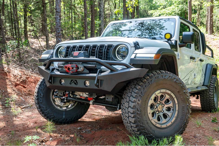 Fab Fours Lifestyle 3/4th Winch Front Bumper w/ Pre-Runner Guard - JT/JL