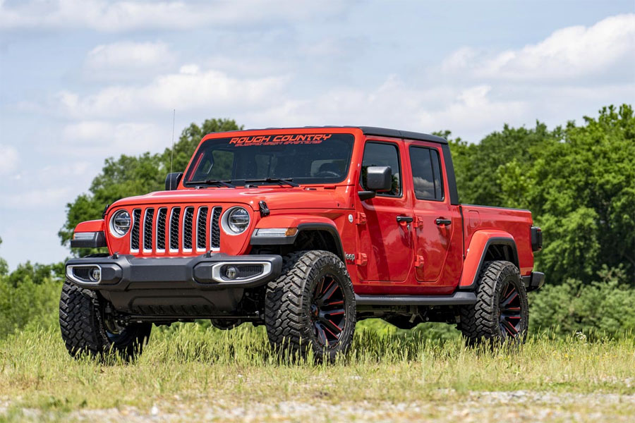 Rough Country 2.5in Suspension Lift Kit w/ N3 Shocks  - JT 2020-2023