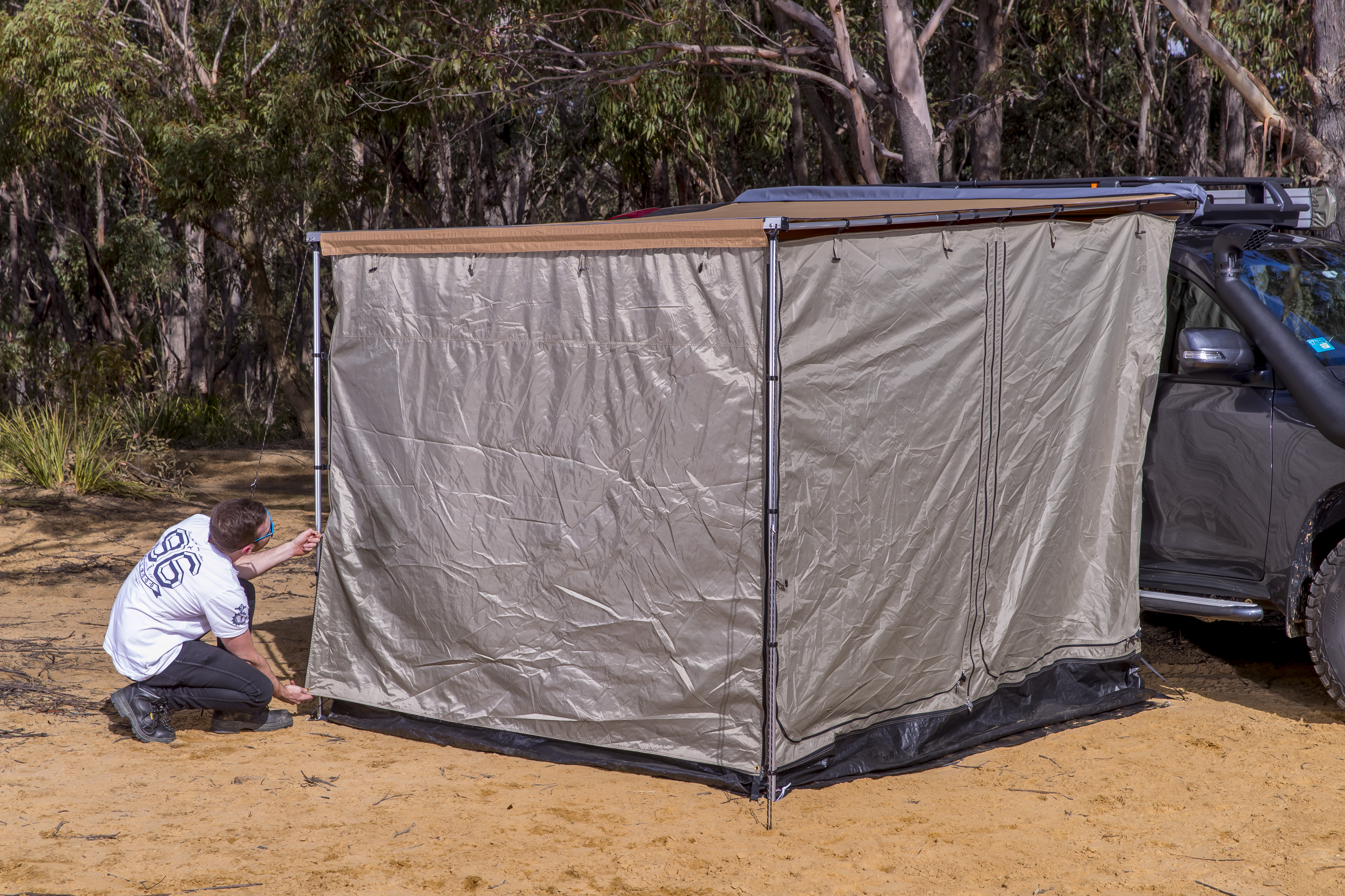 ARB Deluxe Awning Room w/Floor 2000X2500 