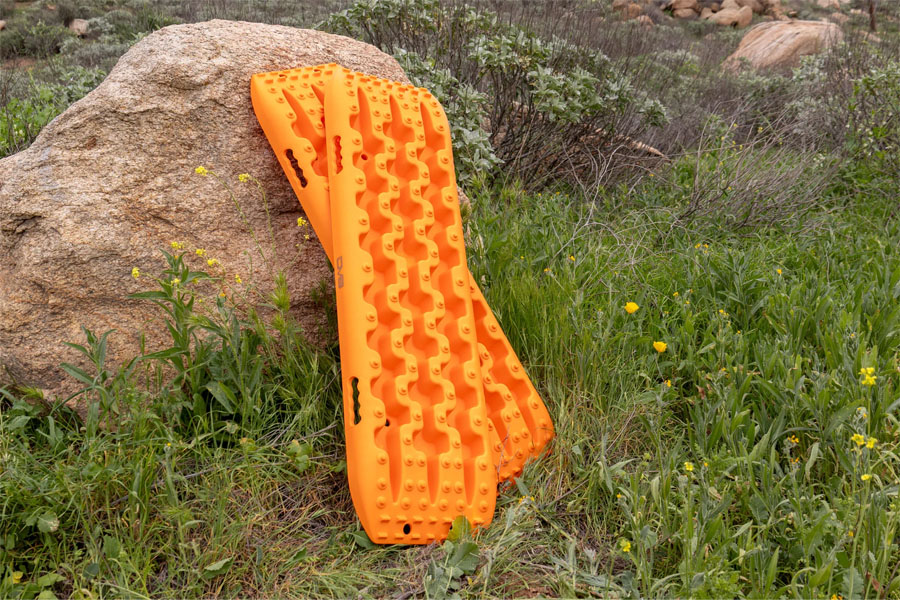 DV8 Offroad Xtract Traction Boards Pair - Orange