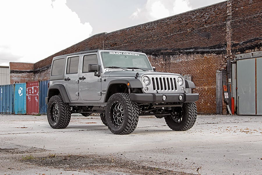 Rough Country 4in Suspension Lift Kit w/ V2 Shocks - JK 4DR