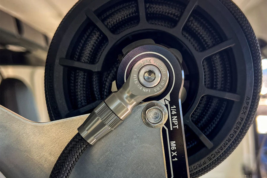 Apex Performance Banjo Fitting for CRS - 1/4 NPT to Apex 3/8 Braided Air Hose