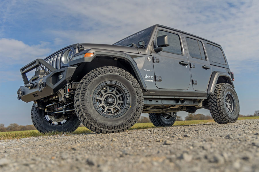 Rough Country 85 Series Wheel 17x9 5x5 -12mm - Gunmetal Gray/Black - JL/JK/JT
