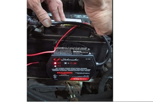 Schumacher 1.5 Amp 6/12 Volt Battery Maintainer
