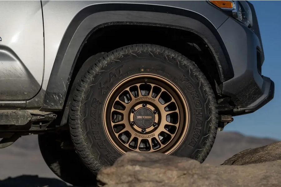 Method Race Wheels MR318 Standard Series Wheel, 17x8.5 6x5.5 - Bronze - Bronco 2021+