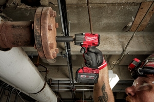 Milwaukee Tool M18 Fuel 12 Mid-Torque Impact Wrench With Friction Ring Kit