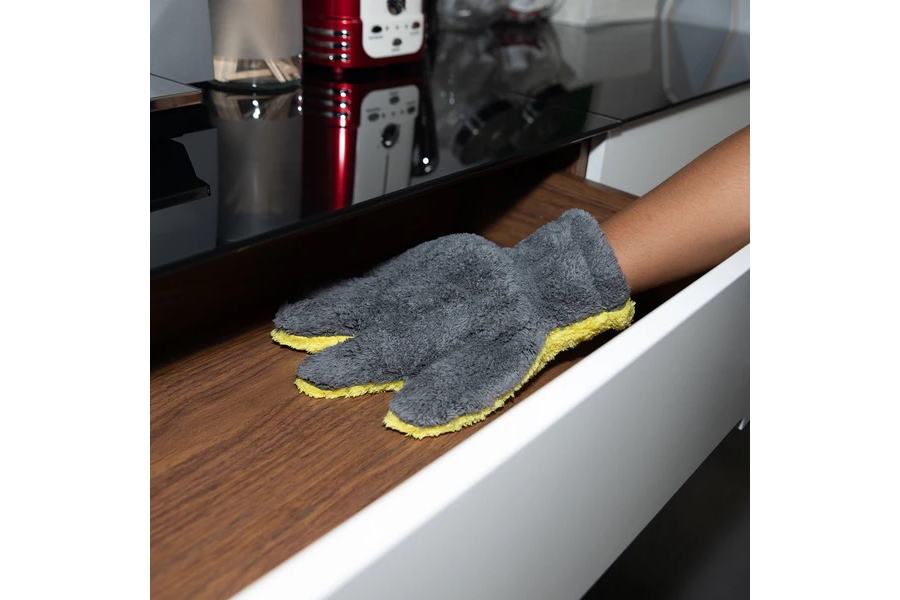 Chemical Guys The Stranger Helpful Handy Mitt