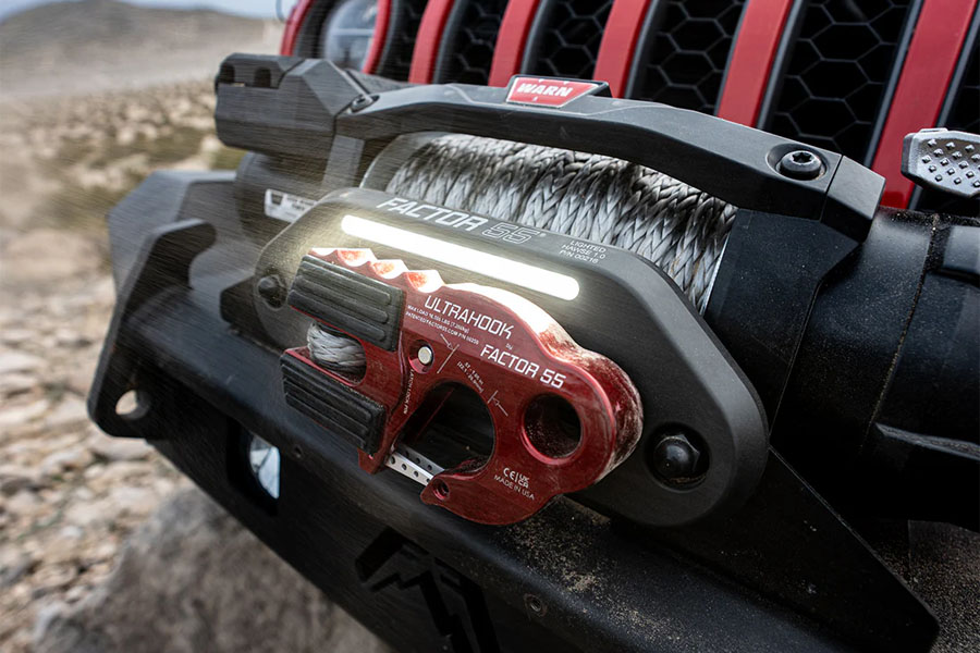 Factor 55 Lighted Hawse Fairlead