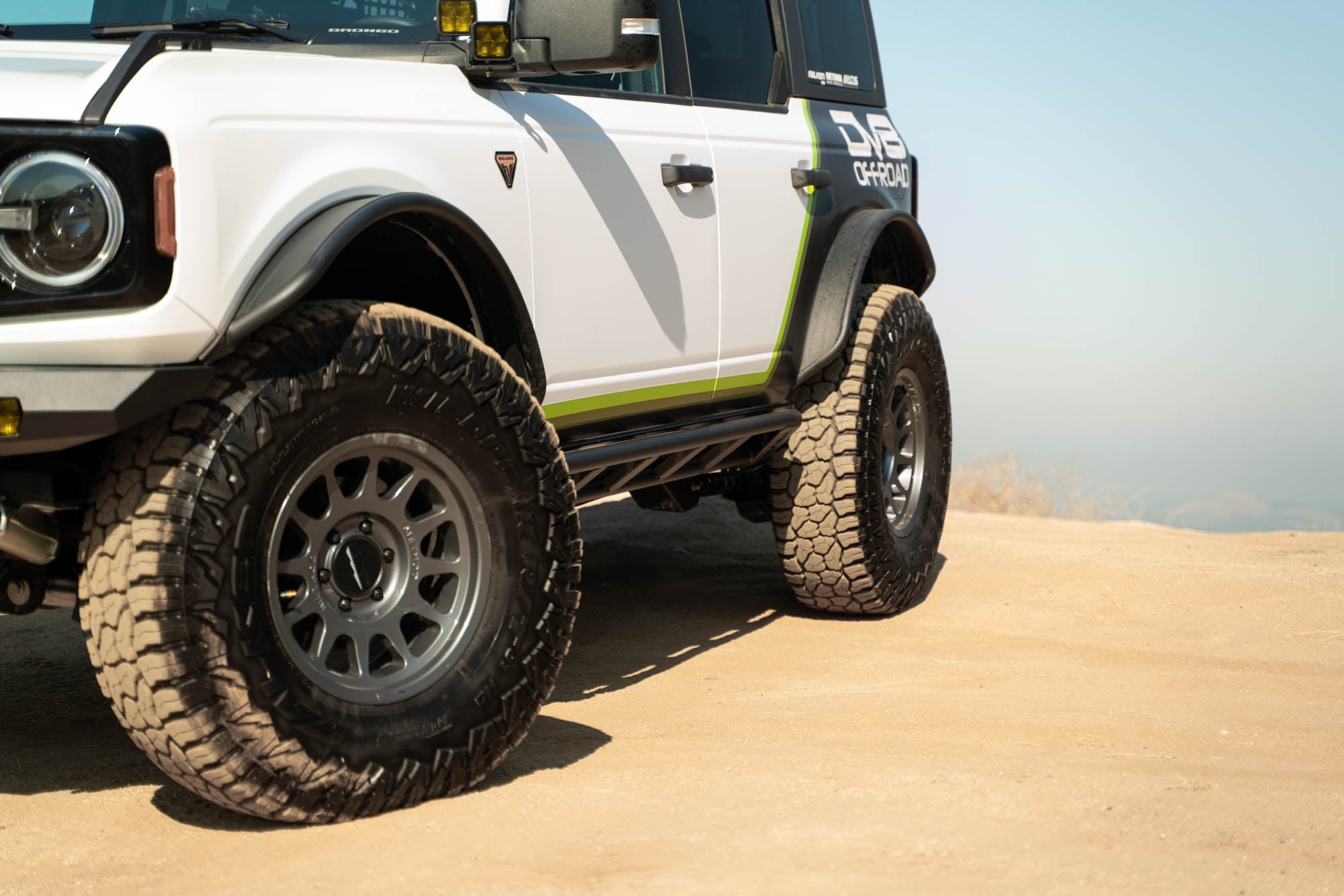 DV8 Offroad FS-15 4-Door Rock Sliders V2 - Bronco 2021+ 4dr