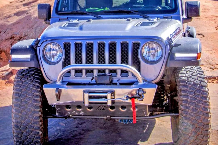 Next Venture Motorsports Featherweight Series Aluminum Front Stubby Bumper & Lower Skid Plate w/ Stinger - Bare - JL/JT