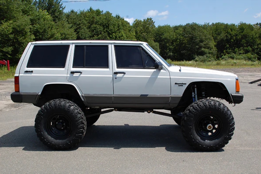 Clayton Off Road Rear Coil Conversion Axle Bracket Kit  - XJ