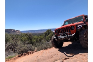 Road Armor Stealth Front Mid Width Winch Bumper w/ Stinger Guard - Texture Black  - JT/JL