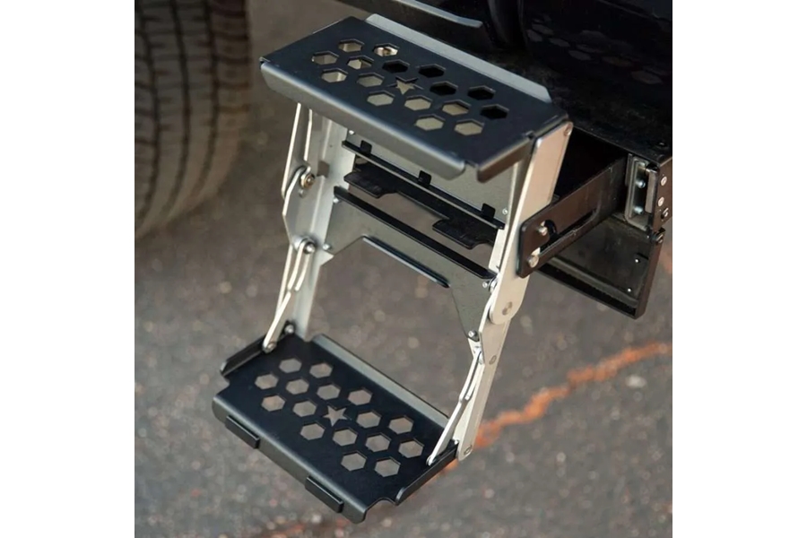 Rock Slide Engineering Universal 9in Wide R-Step Truck Bed Step