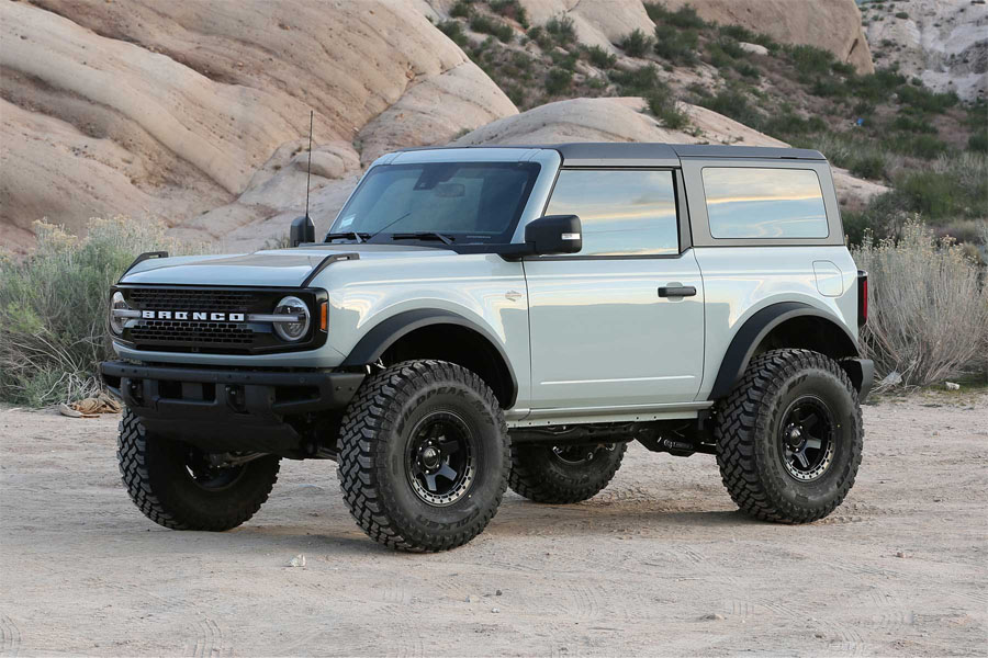 FabTech 4in UCA Lift Kit w/ DLSS Coilovers - Bronco 2021+ 2Dr