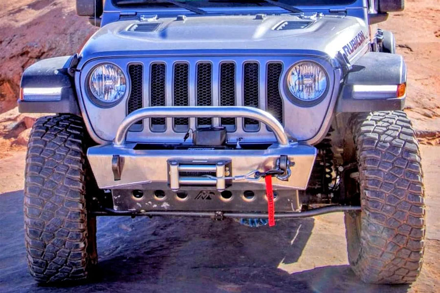 Next Venture Motorsports Featherweight Aluminum Front Stubby Bumper & Lower Skid Plate + Light Mount w/ Stinger - Bare - JL/JT